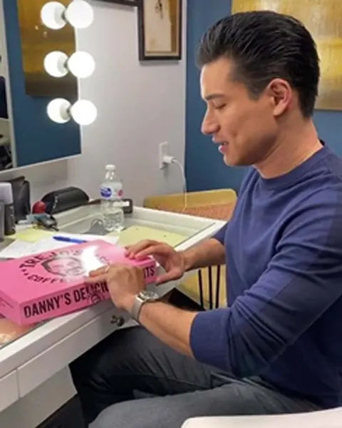Mario Lopez for Nestlé Abuelita campaign content sample